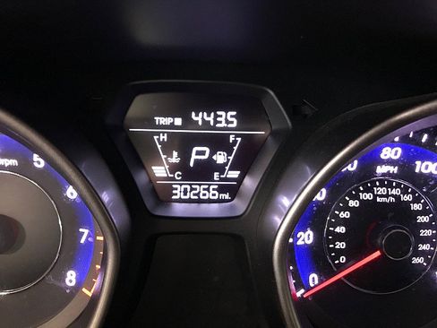 Used 2016 Hyundai Elantra Limited FWD image 23
