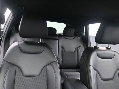 New 2026 Jeep Compass Latitude w/ Mopar Graphics Package image 17