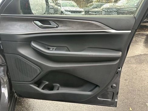 New 2025 Jeep Grand Cherokee Limited w/ Luxury Tech Group II image 14