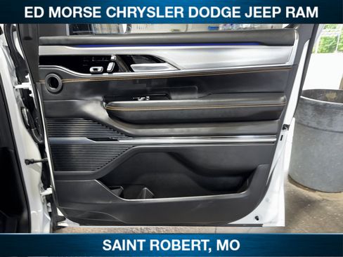Used 2023 Jeep Grand Wagoneer L Series III AWD/4WD image 43