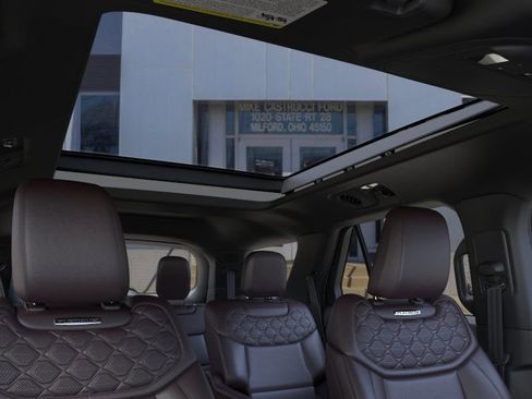 New 2026 Ford Explorer Platinum w/ LUX Leather Package AWD/4WD image 22