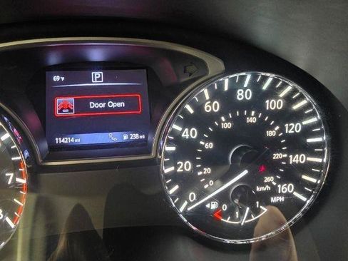 Used 2016 Nissan Altima 2.5 SV w/ Convenience Package FWD image 18
