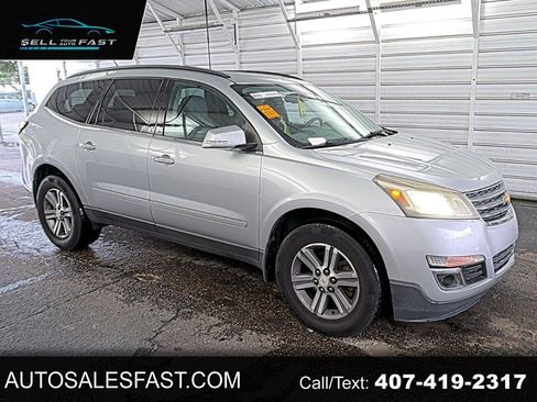 Used 2015 Chevrolet Traverse LT FWD image 1