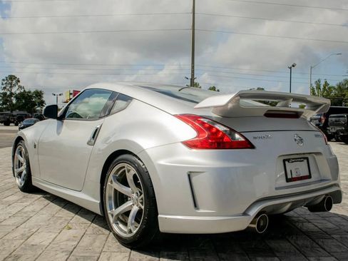 Used 2009 Nissan 370Z NISMO RWD image 5