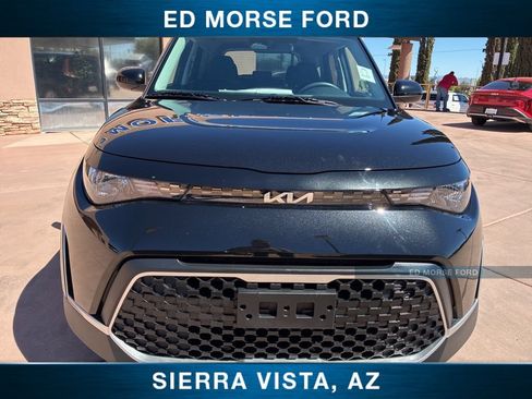 Used 2025 Kia Soul LX FWD image 11