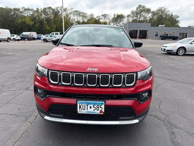 Used 2023 Jeep Compass Limited w/ Sun and Sound Group AWD/4WD image 2