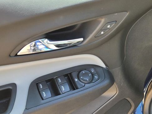 Used 2022 Chevrolet Equinox LS image 22