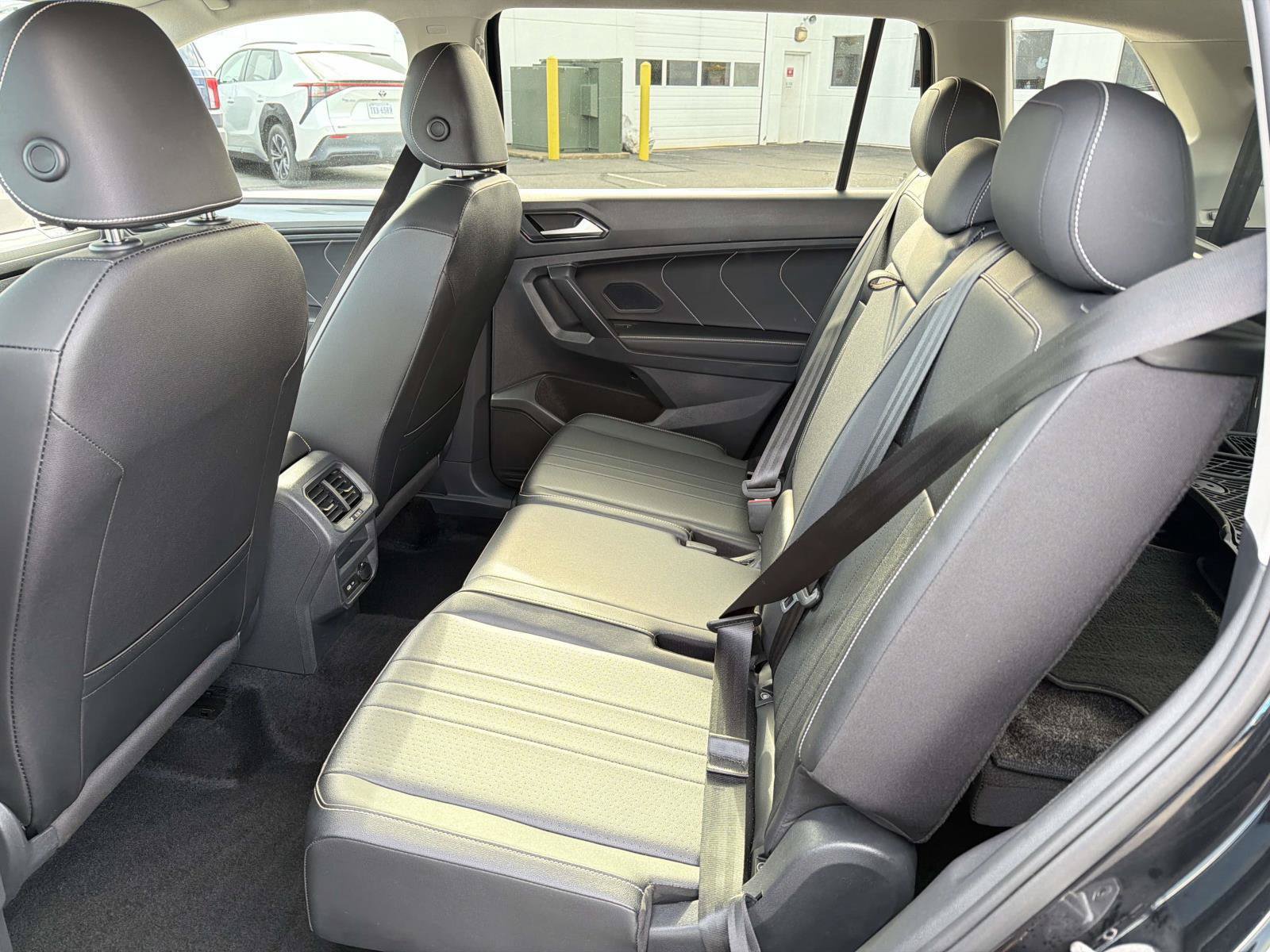 Used 2023 Volkswagen Tiguan SE FWD image 9