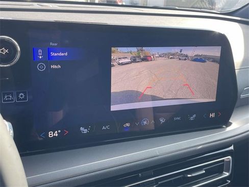 New 2026 Chevrolet Traverse LT image 13