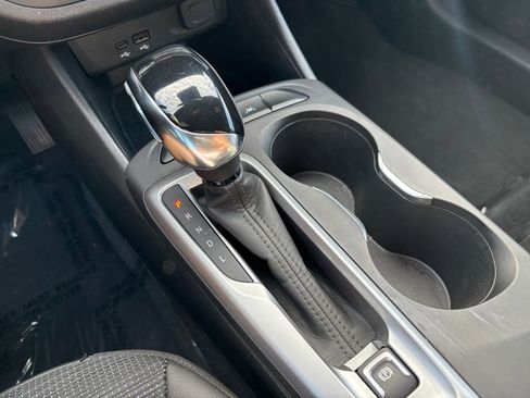 Used 2025 Buick Envista Preferred image 41