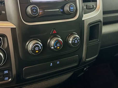 Used 2021 RAM 1500 Classic SLT AWD/4WD image 18