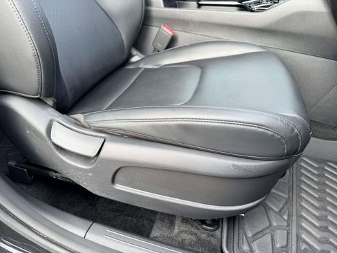 Used 2023 Kia Sportage EX image 12