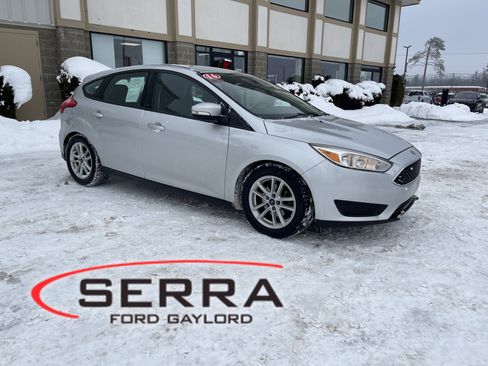 Used 2016 Ford Focus SE w/ Reverse Sensing Package image 1
