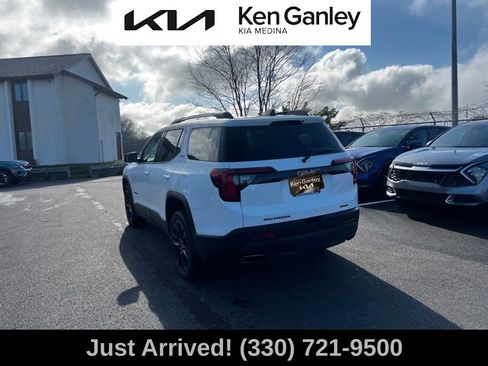 Used 2023 GMC Acadia SLE w/ Elevation Edition image 7