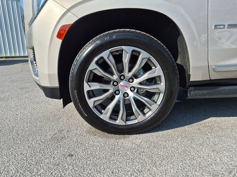 Used 2021 GMC Yukon Denali w/ Denali Premium Package AWD/4WD image 21