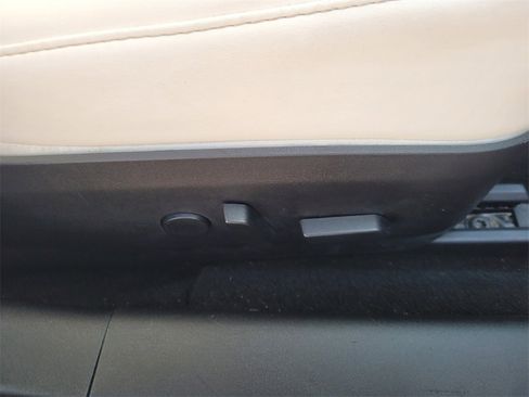 Used 2018 Tesla Model 3 Long Range image 16