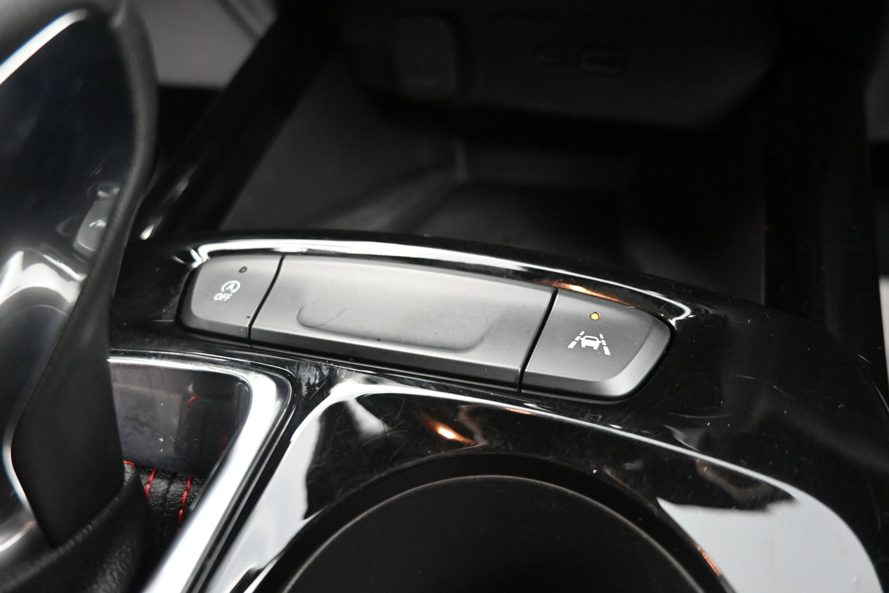 Used 2025 Chevrolet Trax RS w/ Sunroof Package FWD image 23