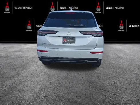 New 2026 Mitsubishi Outlander ES FWD image 5