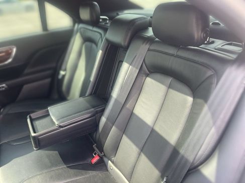 Used 2017 Lincoln Continental Select w/ Climate Package AWD/4WD image 24