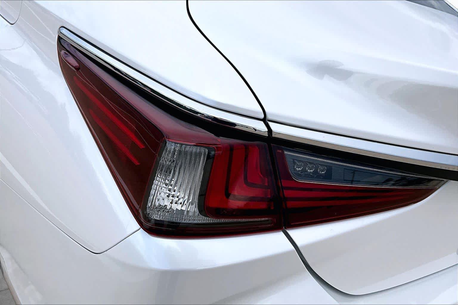 Used 2020 Lexus ES 350 w/ Premium Package FWD image 29
