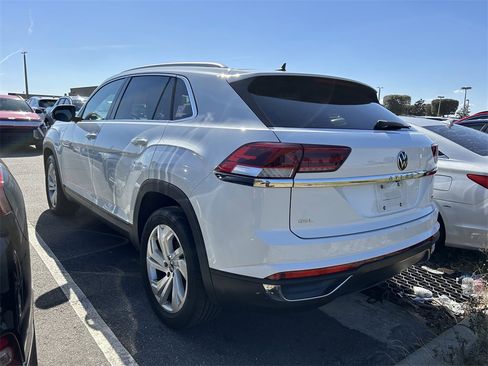 Used 2020 Volkswagen Atlas Cross Sport SEL image 3