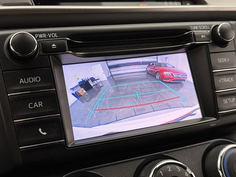 Used 2017 Toyota RAV4 LE FWD image 19