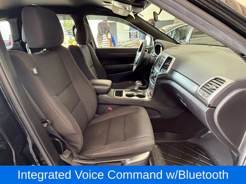 Used 2019 Jeep Grand Cherokee Laredo AWD/4WD image 19