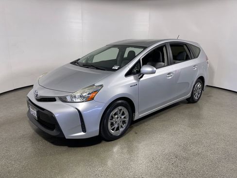 Used 2016 Toyota Prius V Two FWD image 7