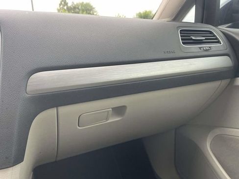 Used 2017 Volkswagen Golf S FWD image 39