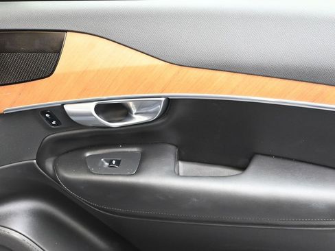 Certified 2024 Volvo XC90 B6 Plus w/ Protection Package Premier image 11