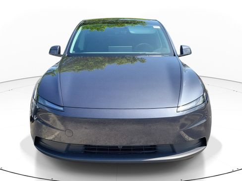 Used 2026 Tesla Model Y 2WD image 2