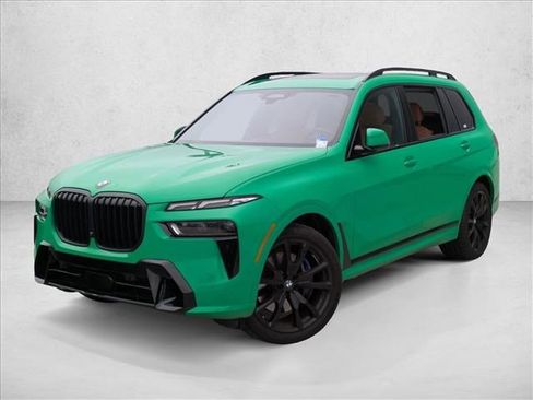 Used 2025 BMW X7 xDrive40i w/ M Sport Package AWD/4WD image 1