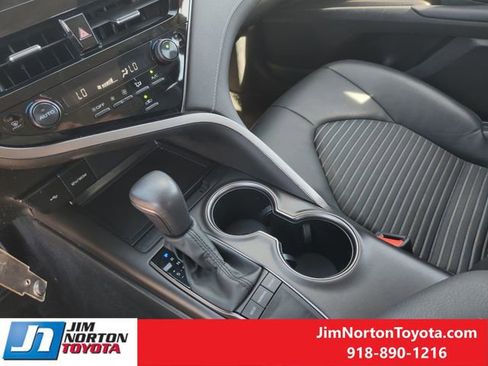 Used 2024 Toyota Camry SE image 22
