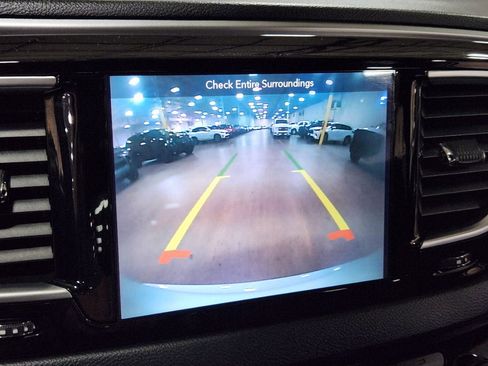 Used 2019 Chrysler Pacifica Touring Plus w/ S Appearance Package FWD image 35