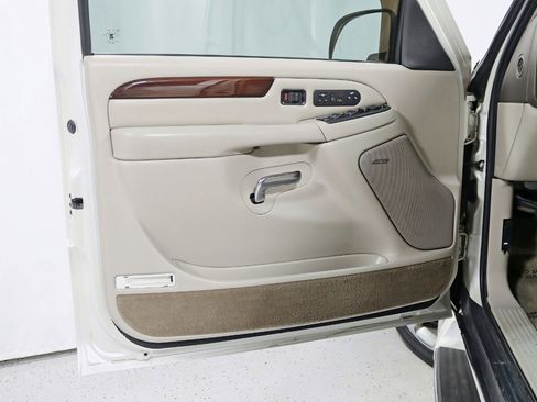 Used 2003 Cadillac Escalade EXT image 27