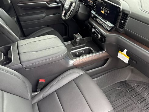 New 2026 GMC Sierra 1500 SLT image 16