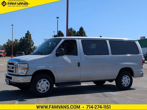 Used 2013 Ford E-350 and Econoline 350 XLT RWD image 3