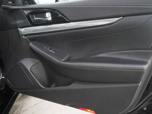 Used 2023 Nissan Maxima SL FWD image 9