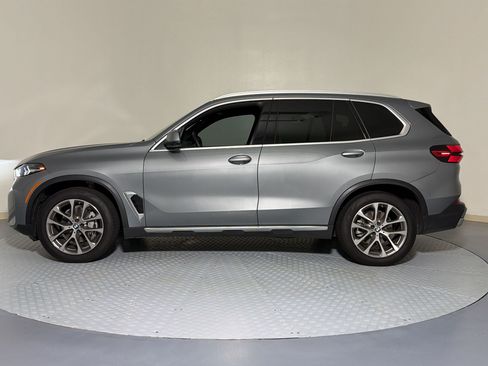 Used 2024 BMW X5 xDrive40i w/ Parking Assistance Package AWD/4WD image 2