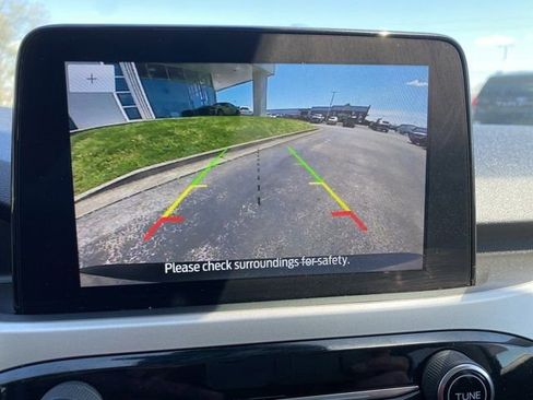 Used 2022 Ford Escape SE w/ Cold Weather Package image 21