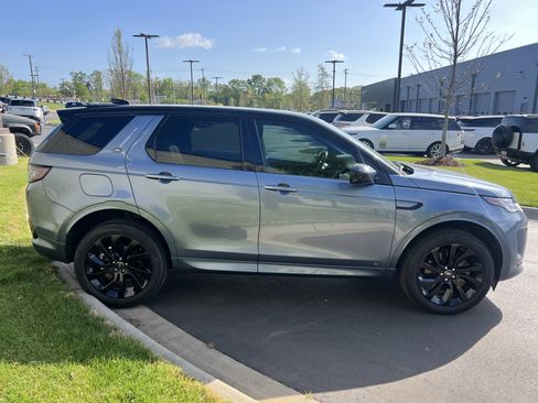 Used 2020 Land Rover Discovery Sport SE R-Dynamic image 8