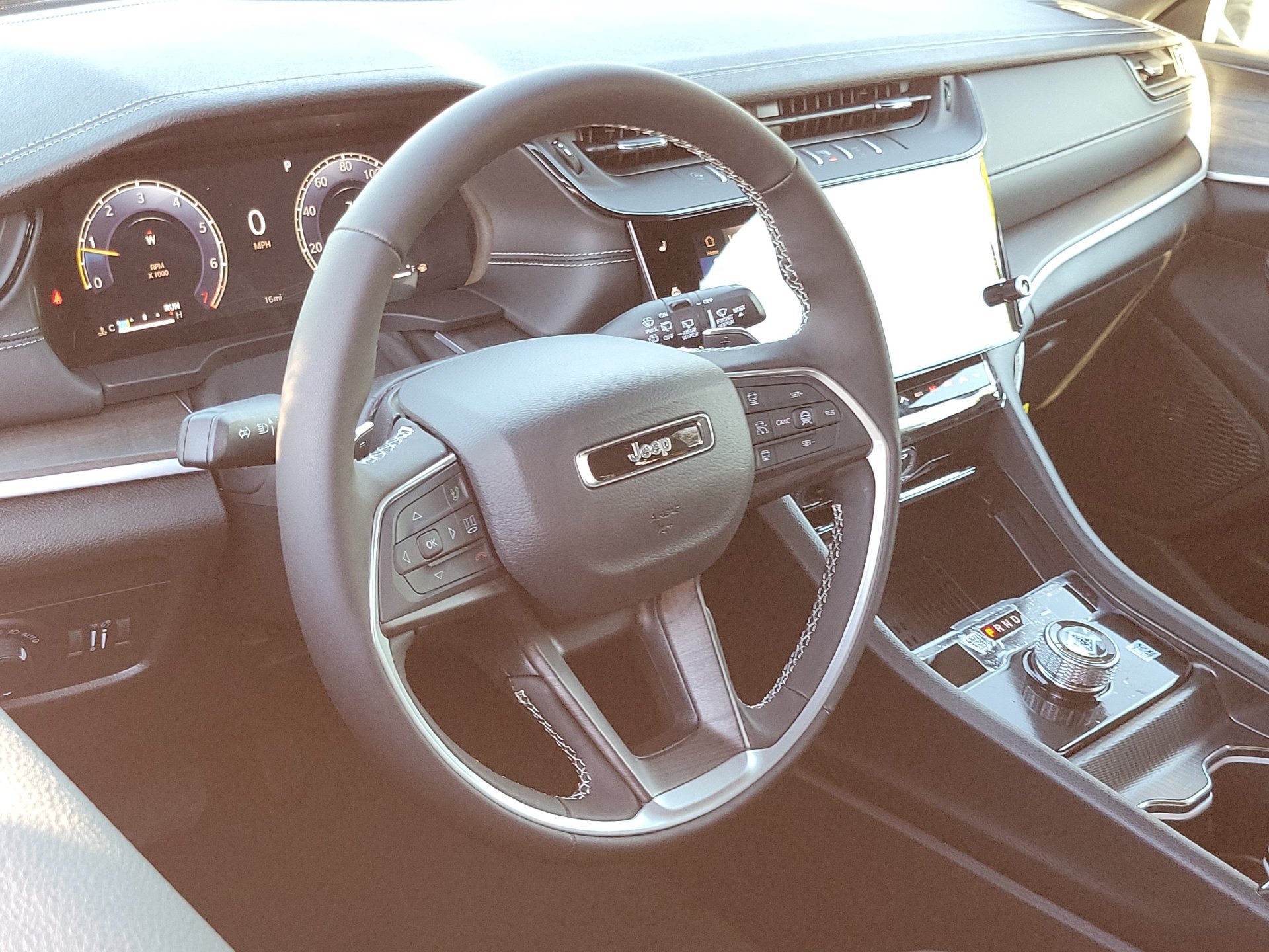 New 2026 Jeep Grand Cherokee Altitude RWD image 3