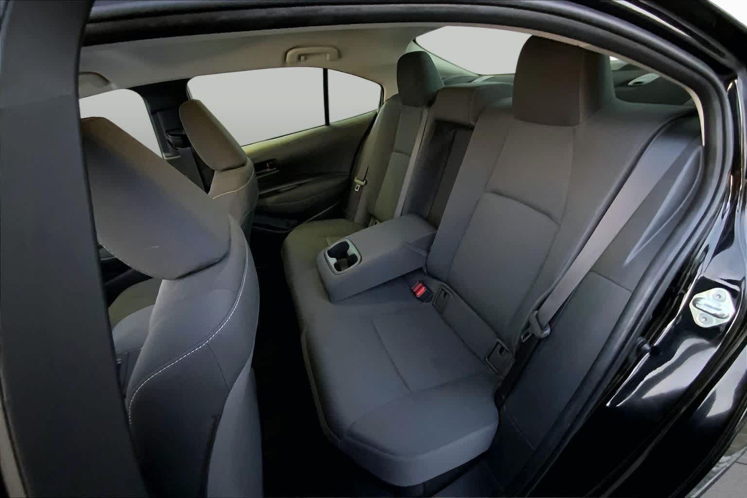 Used 2024 Toyota Corolla LE FWD image 18