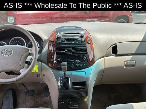 Used 2005 Toyota Sienna XLE FWD image 12