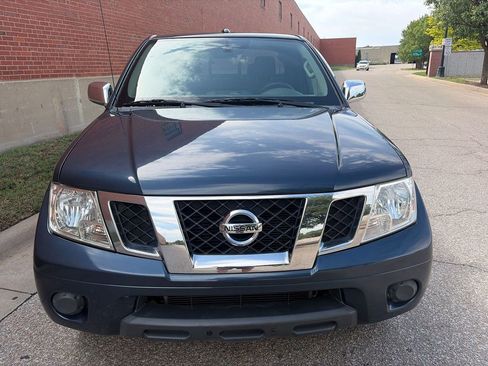 Used 2015 Nissan Frontier SV RWD image 5