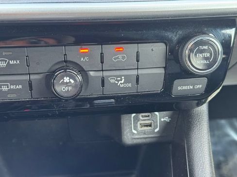 Certified 2024 Jeep Compass Latitude AWD/4WD image 37