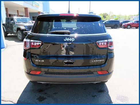 Used 2023 Jeep Compass Limited w/ Sun and Sound Group AWD/4WD image 6
