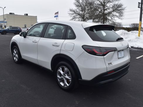 Certified 2024 Honda HR-V LX image 4
