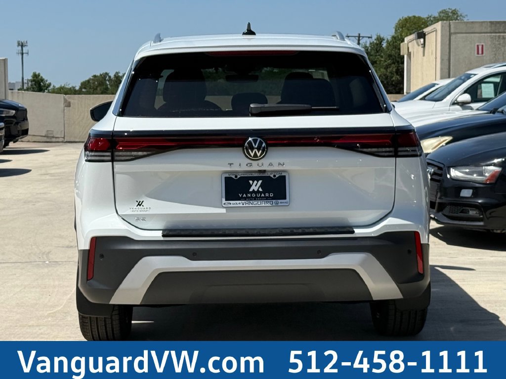 New 2026 Volkswagen Tiguan SE FWD image 8