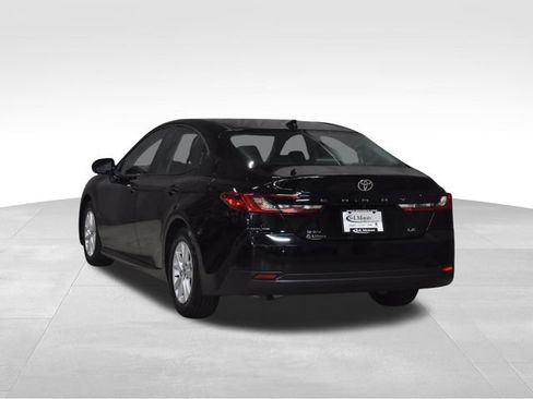 Used 2025 Toyota Camry LE FWD image 8
